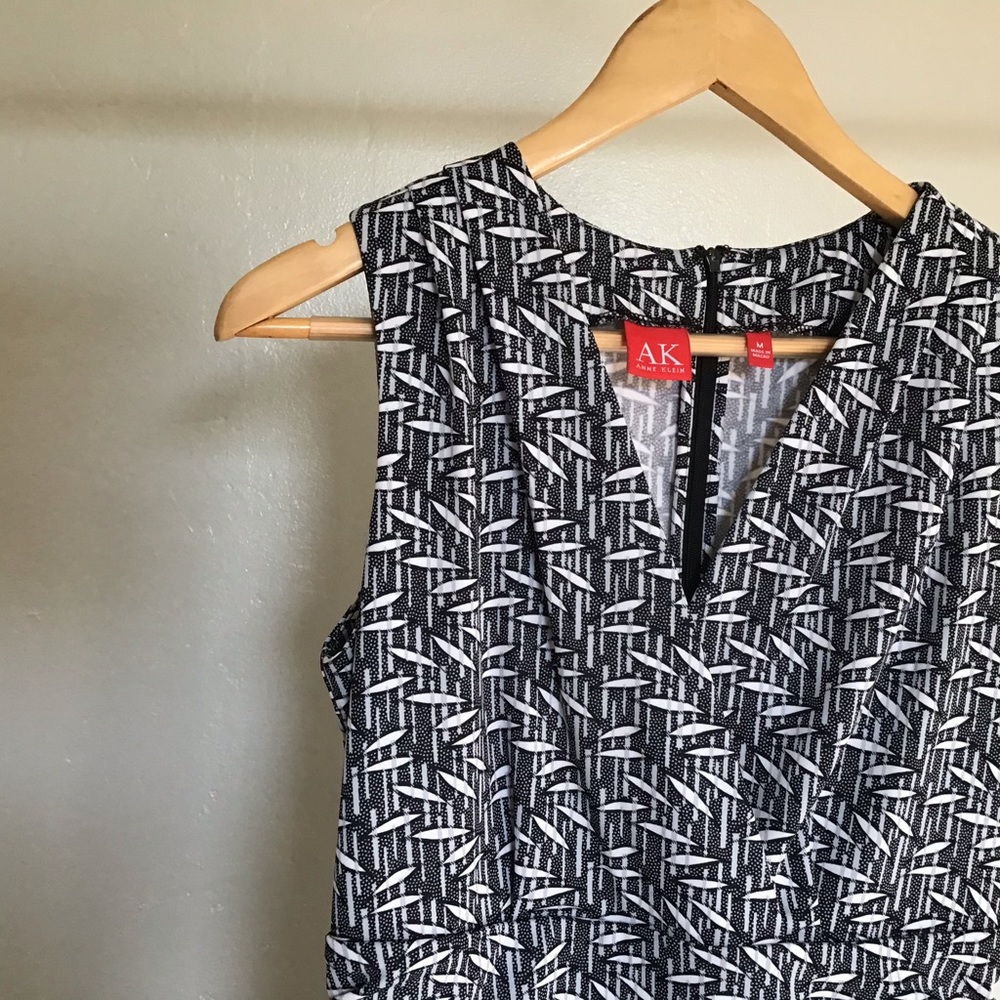 Anne Klein sleeveless stretchy dress